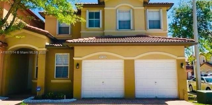 Touwnhouse à Doral, Floride 4 chambres, 196.77 m2 № 1897629