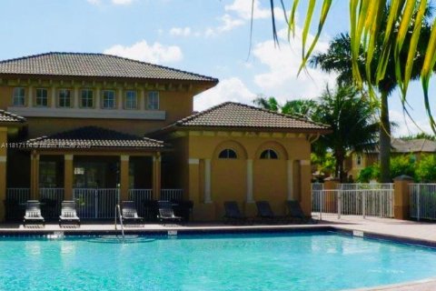 Touwnhouse à louer à Doral, Floride: 4 chambres, 196.77 m2 № 1897629 - photo 17