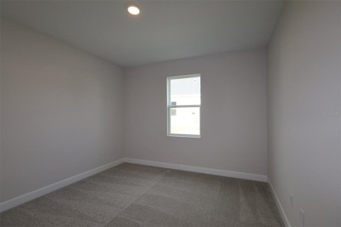 House in Apopka, Florida 4 bedrooms, 256.69 sq.m. № 2092733 - photo 11