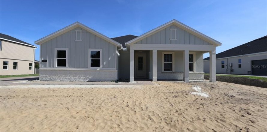 House in Apopka, Florida 4 bedrooms, 256.69 sq.m. № 2092733