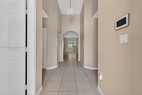 Villa ou maison à vendre à Cutler Bay, Floride: 3 chambres, 162.49 m2 № 2049360 - photo 6