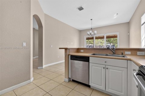 Villa ou maison à vendre à Cutler Bay, Floride: 3 chambres, 162.49 m2 № 2049360 - photo 25