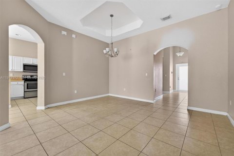 Villa ou maison à vendre à Cutler Bay, Floride: 3 chambres, 162.49 m2 № 2049360 - photo 17
