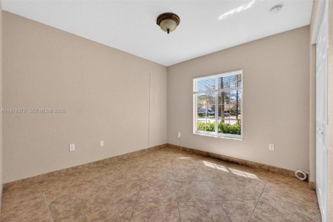 Villa ou maison à vendre à Cutler Bay, Floride: 3 chambres, 162.49 m2 № 2049360 - photo 11