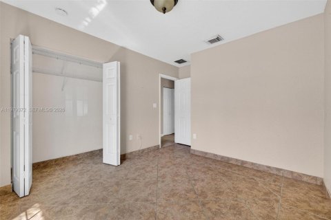Villa ou maison à vendre à Cutler Bay, Floride: 3 chambres, 162.49 m2 № 2049360 - photo 12