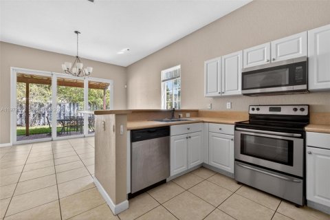 Villa ou maison à vendre à Cutler Bay, Floride: 3 chambres, 162.49 m2 № 2049360 - photo 23