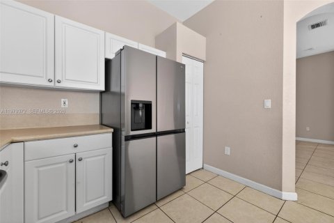 Villa ou maison à vendre à Cutler Bay, Floride: 3 chambres, 162.49 m2 № 2049360 - photo 24