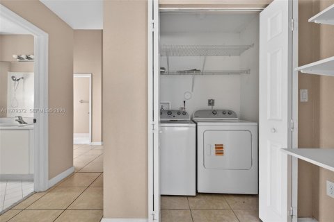 Villa ou maison à vendre à Cutler Bay, Floride: 3 chambres, 162.49 m2 № 2049360 - photo 10