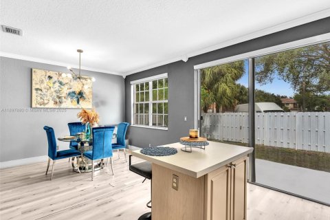 Adosado en venta en Sunrise, Florida, 4 dormitorios, 171.68 m2 № 1963527 - foto 18