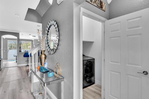 Adosado en venta en Sunrise, Florida, 4 dormitorios, 171.68 m2 № 1963527 - foto 4