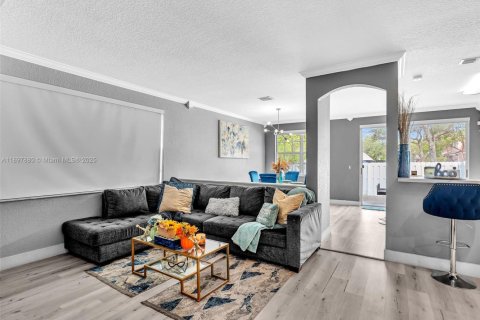 Adosado en venta en Sunrise, Florida, 4 dormitorios, 171.68 m2 № 1963527 - foto 7