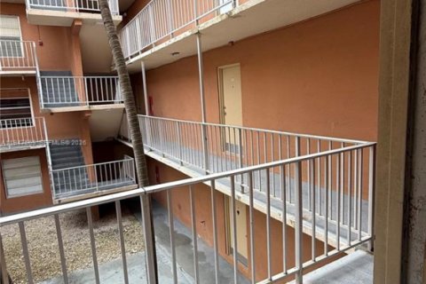 Квартира в Хайалиа, Флорида 2 спальни, 99.41м2 № 2003801