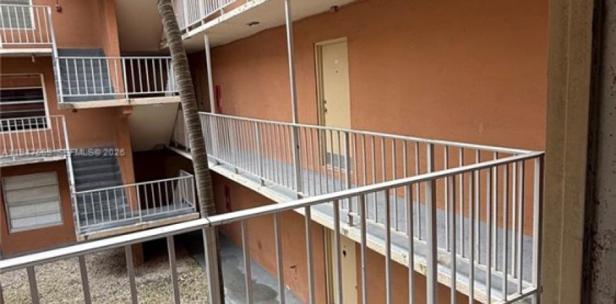 Квартира в Хайалиа, Флорида 2 спальни, 99.41м2 № 2003801