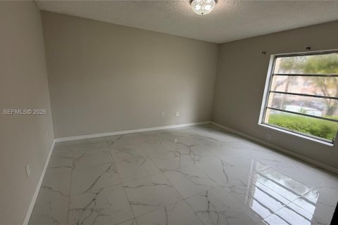 Снять в аренду квартиру в Хайалиа, Флорида 2 спальни, 99.41м2, № 2003801 - фото 30