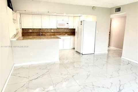 Снять в аренду квартиру в Хайалиа, Флорида 2 спальни, 99.41м2, № 2003801 - фото 6