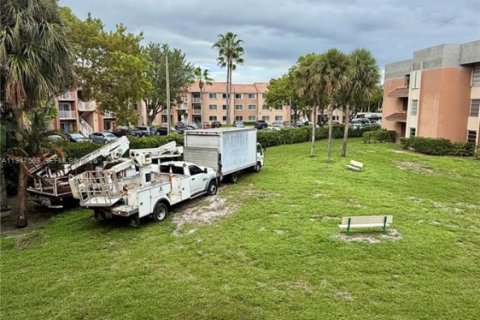 Снять в аренду квартиру в Хайалиа, Флорида 2 спальни, 99.41м2, № 2003801 - фото 27