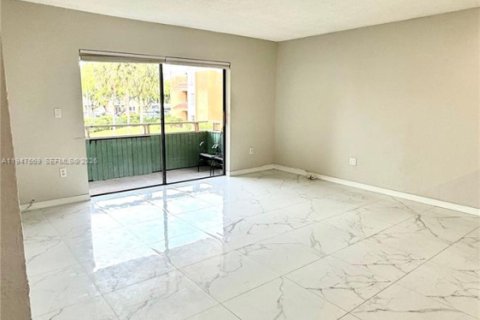 Снять в аренду квартиру в Хайалиа, Флорида 2 спальни, 99.41м2, № 2003801 - фото 24