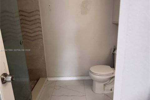 Снять в аренду квартиру в Хайалиа, Флорида 2 спальни, 99.41м2, № 2003801 - фото 13