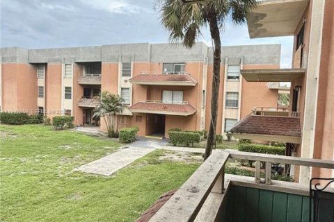 Снять в аренду квартиру в Хайалиа, Флорида 2 спальни, 99.41м2, № 2003801 - фото 28