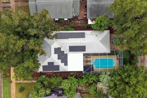 House in Saint Petersburg, Florida 3 bedrooms, 189.52 sq.m. № 2410318 - photo 5