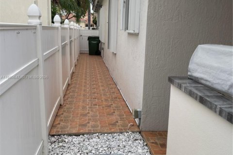 Casa en venta en Homestead, Florida, 4 dormitorios, 169.08 m2 № 2054548 - foto 26