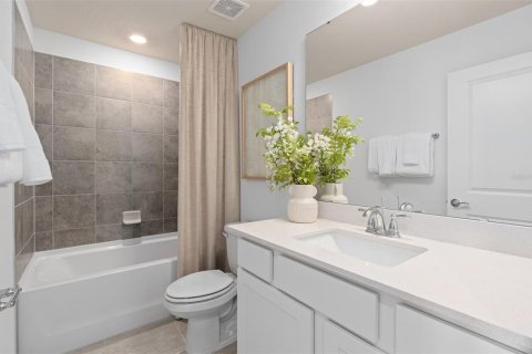 Townhouse in Clermont, Florida 4 bedrooms, 171.59 sq.m. № 2219238 - photo 29
