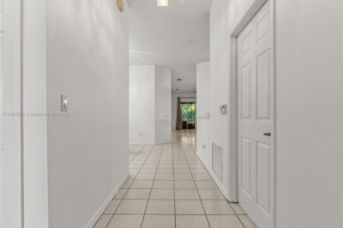 Casa en venta en Tamarac, Florida, 2 dormitorios, 146.79 m2 № 1957318 - foto 10