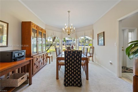 Купить виллу или дом в Клуистон, Флорида 10 комнат, 343.65м2, № 2007770 - фото 10