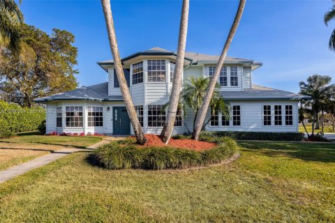 Купить виллу или дом в Клуистон, Флорида 10 комнат, 343.65м2, № 2007770 - фото 4