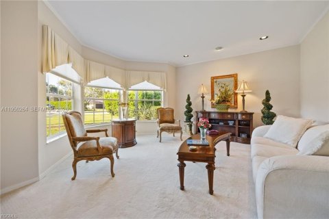 Купить виллу или дом в Клуистон, Флорида 10 комнат, 343.65м2, № 2007770 - фото 8