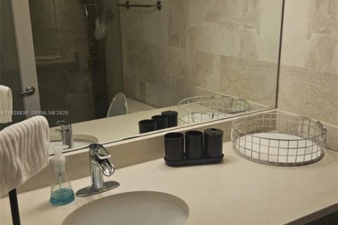 Снять в аренду кондоминиум в Майами-Бич, Флорида 1 спальня, 81.75м2, № 1987239 - фото 21
