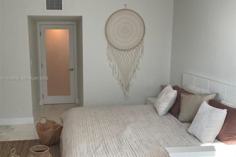 Снять в аренду кондоминиум в Майами-Бич, Флорида 1 спальня, 81.75м2, № 1987239 - фото 19