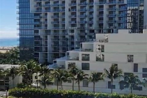 Снять в аренду кондоминиум в Майами-Бич, Флорида 1 спальня, 81.75м2, № 1987239 - фото 24