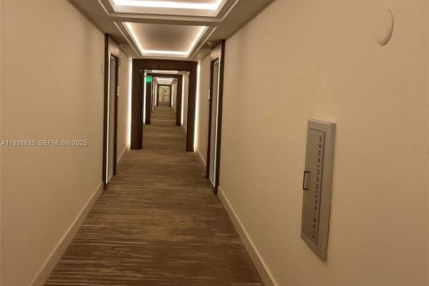 Снять в аренду кондоминиум в Майами-Бич, Флорида 1 спальня, 81.75м2, № 1987239 - фото 13