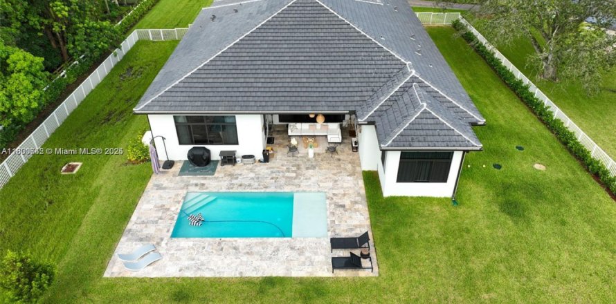 Villa ou maison à Southwest Ranches, Floride 4 chambres, 344.2 m2 № 1806314