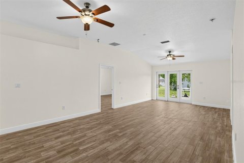 Villa ou maison à vendre à Mount Dora, Floride: 4 chambres, 171.31 m2 № 2408145 - photo 5