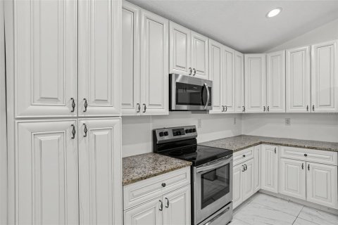 Villa ou maison à vendre à Mount Dora, Floride: 4 chambres, 171.31 m2 № 2408145 - photo 8
