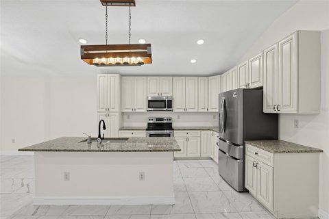 Villa ou maison à vendre à Mount Dora, Floride: 4 chambres, 171.31 m2 № 2408145 - photo 10