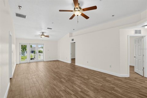 Villa ou maison à vendre à Mount Dora, Floride: 4 chambres, 171.31 m2 № 2408145 - photo 6