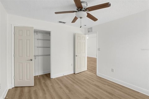 Villa ou maison à vendre à Mount Dora, Floride: 4 chambres, 171.31 m2 № 2408145 - photo 17