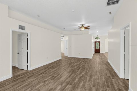 Villa ou maison à vendre à Mount Dora, Floride: 4 chambres, 171.31 m2 № 2408145 - photo 4
