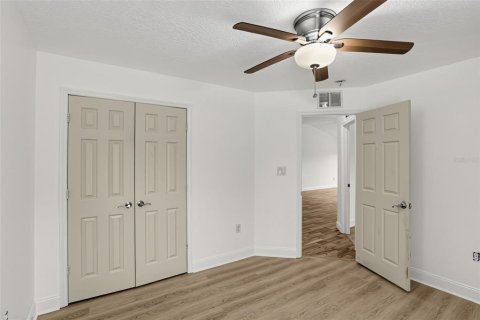 Villa ou maison à vendre à Mount Dora, Floride: 4 chambres, 171.31 m2 № 2408145 - photo 13