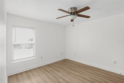 Villa ou maison à vendre à Mount Dora, Floride: 4 chambres, 171.31 m2 № 2408145 - photo 18