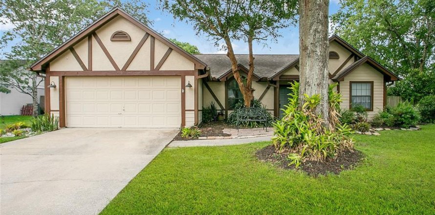 House in Oviedo, Florida 3 bedrooms, 172.71 sq.m. № 1871021