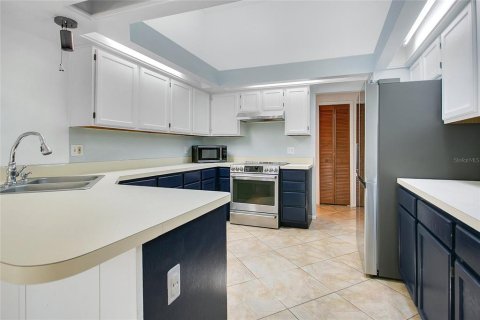 House in Oviedo, Florida 3 bedrooms, 172.71 sq.m. № 1871021 - photo 13