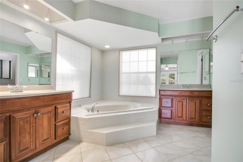 House in Oviedo, Florida 3 bedrooms, 172.71 sq.m. № 1871021 - photo 17