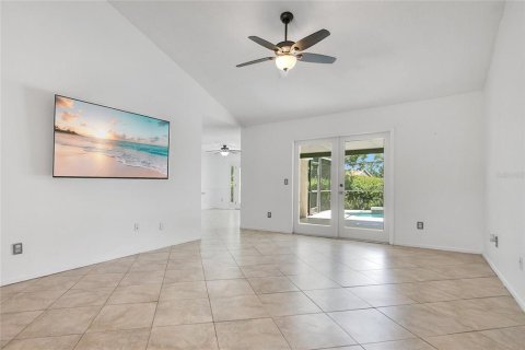 House in Oviedo, Florida 3 bedrooms, 172.71 sq.m. № 1871021 - photo 4