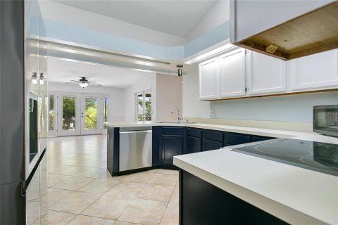 House in Oviedo, Florida 3 bedrooms, 172.71 sq.m. № 1871021 - photo 14