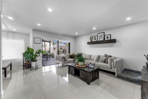 Купить таунхаус в Майами, Флорида 3 комнаты, 157.56м2, № 2210148 - фото 9