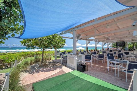 Купить кондоминиум в Санни-Айлс-Бич, Флорида 61.69м2, № 2027834 - фото 10